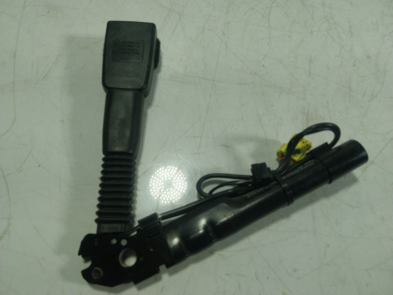 Recambio de pretensor cinturon delantero derecho para bmw 6 gran coupe (f06) 640 d referencia OEM IAM 72117261946 726194604 