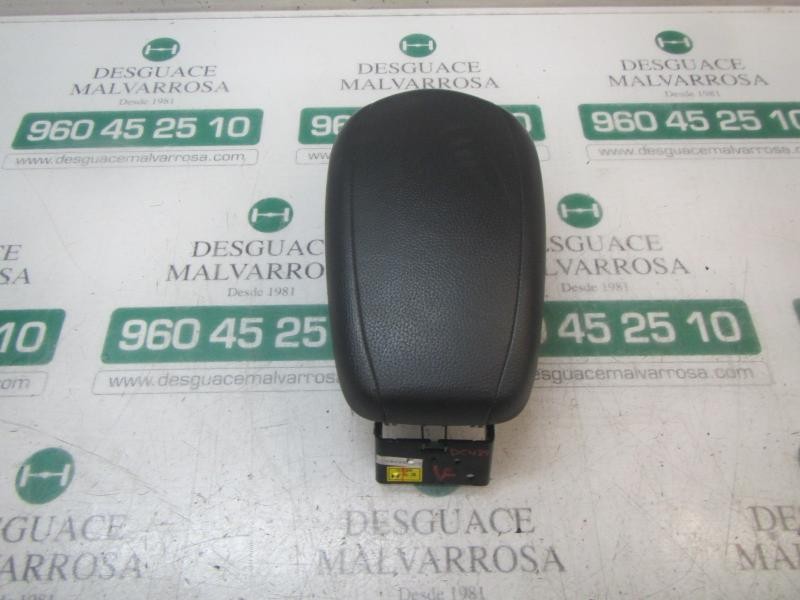 Recambio de apoyabrazos central para hyundai veloster sport s referencia OEM IAM 846602V000RY  