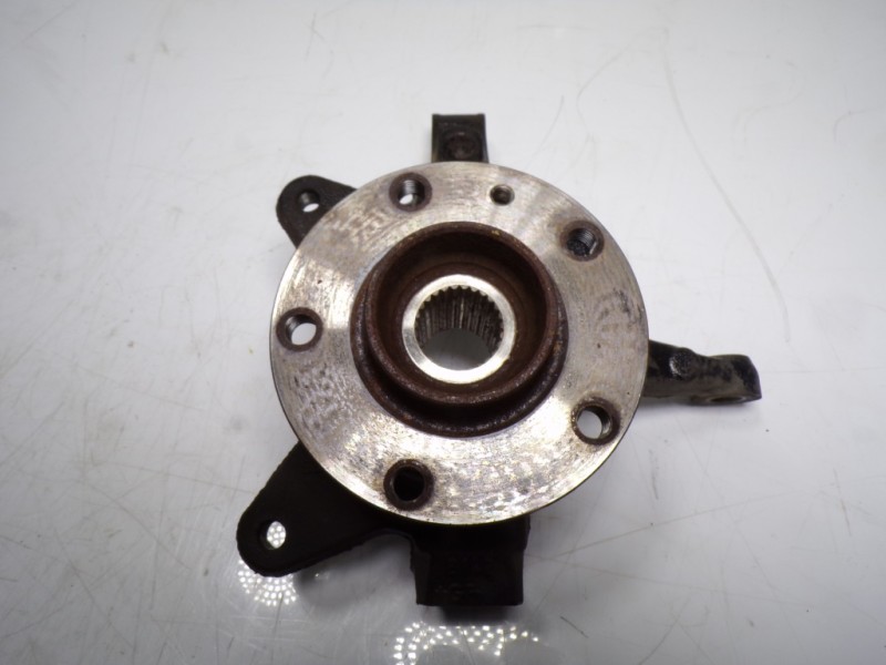 Recambio de mangueta delantera izquierda para mercedes-benz citan (w415) furgon 1.5 cdi cat referencia OEM IAM A4153320000  A415