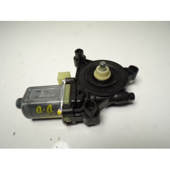 MOTOR ELEVALUNAS DELANTERO DERECHO 5Q0959801C 5Q0959801C 