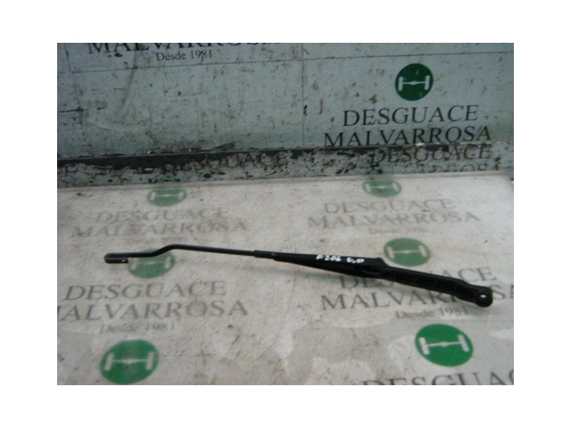 Recambio de brazo limpia delantero derecho para volkswagen polo berlina (6n1) básico referencia OEM IAM   