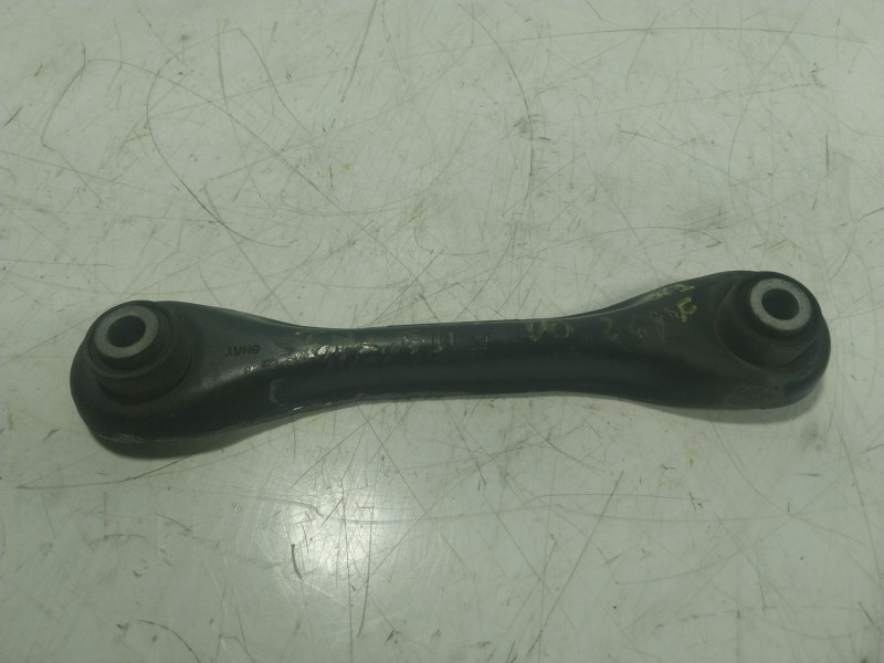 Recambio de brazo suspension inferior delantero derecho para ford kuga i 2.0 tdci referencia OEM IAM 1500111  