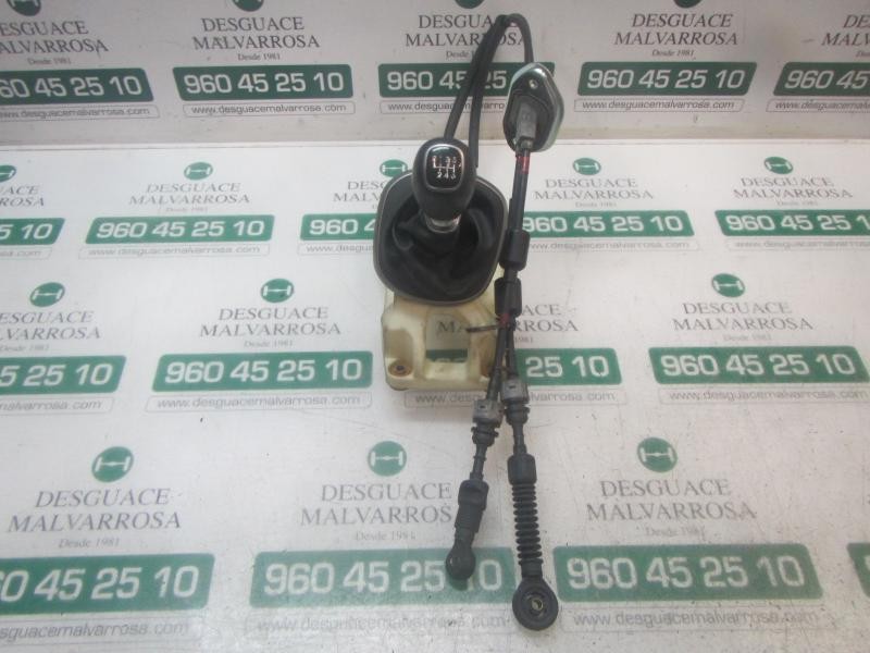 Recambio de palanca cambio para hyundai veloster sport s referencia OEM IAM 437002V110  