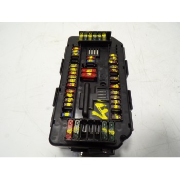 CAJA RELES / FUSIBLES 61149224866 933787901 