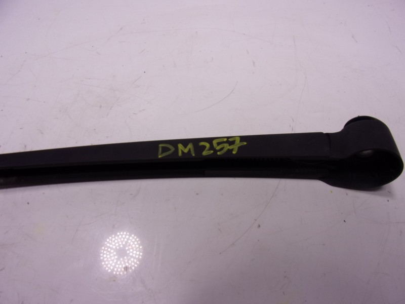 Recambio de brazo limpia trasero para seat ibiza (6p1) 1.2 tsi referencia OEM IAM 1T0955707C  