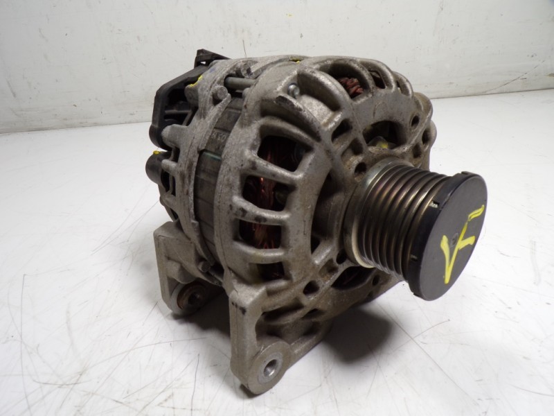 Recambio de alternador para renault clio iv 0.9 tce referencia OEM IAM 231002854R  231008593R