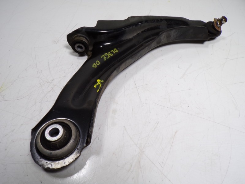 Recambio de brazo suspension inferior delantero derecho para renault clio iv 0.9 tce referencia OEM IAM 545049968R  