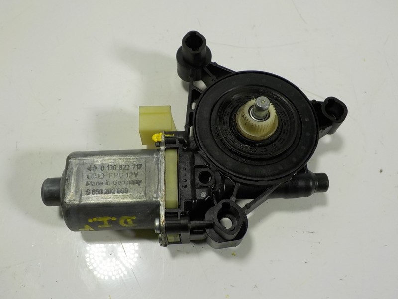 Recambio de motor elevalunas delantero izquierdo para seat leon (5f1) style referencia OEM IAM 5Q0959801B 5Q0959801B 