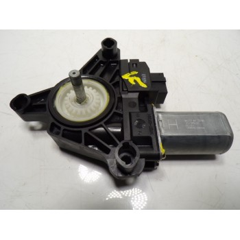 MOTOR ELEVALUNAS TRASERO DERECHO A2059060401 A2059060401 