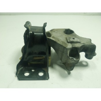 SOPORTE MOTOR DERECHO A4152420000 