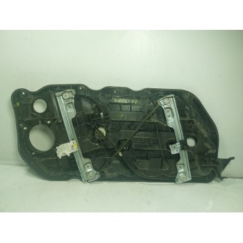 ELEVALUNAS DELANTERO DERECHO 82481A2700 