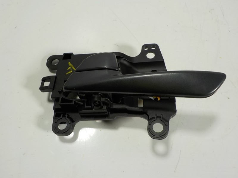 Recambio de maneta interior delantera izquierda para hyundai tucson 1.7 crdi cat referencia OEM IAM 82610D7000PST  