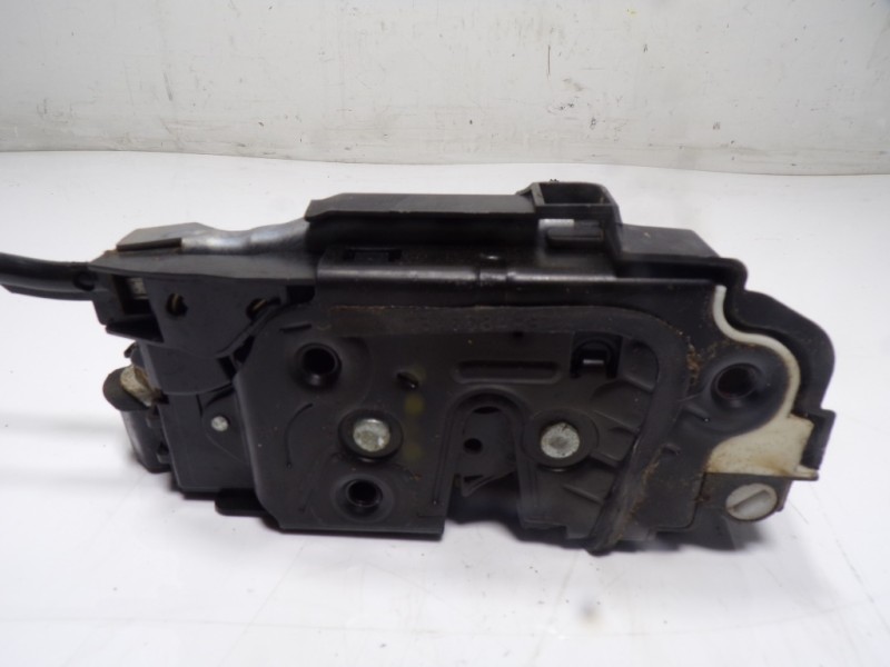 Recambio de cerradura puerta trasera izquierda para volkswagen polo (6c1) 1.2 tsi referencia OEM IAM 6R4839015A 6R4839015A 