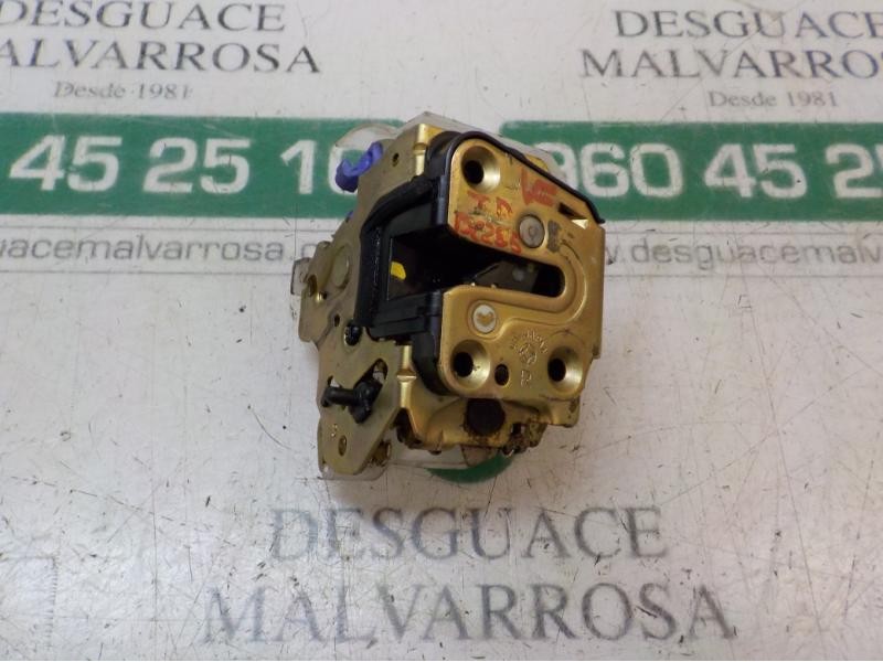 Recambio de cerradura puerta trasera derecha para nissan x-trail (t30) le referencia OEM IAM 82502AA210  