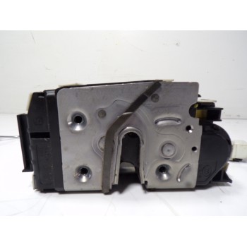 CERRADURA PUERTA DELANTERA DERECHA A1667200435 A1667200435 0004556474