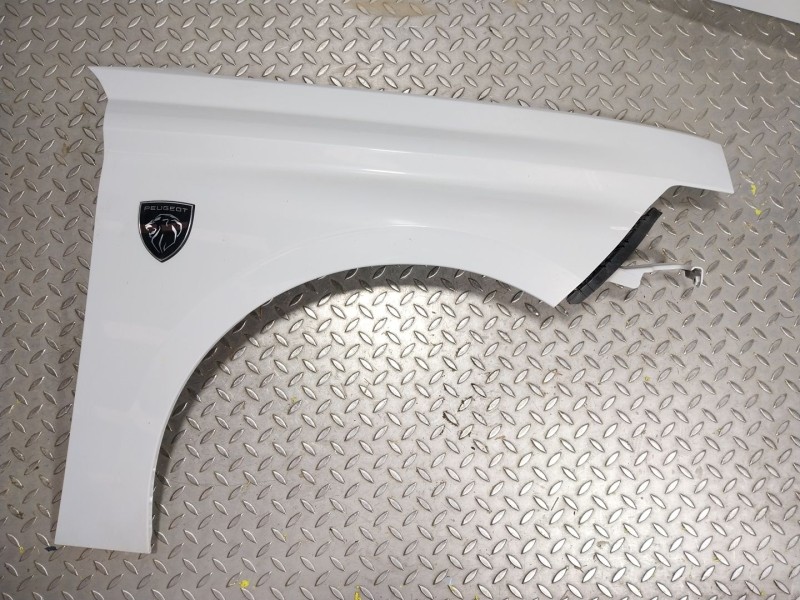 Recambio de aleta delantera derecha para peugeot 308 iii (fb_, fh_, fp_, f3_, fm_) hybrid 180 (f3dgxt) referencia OEM IAM   