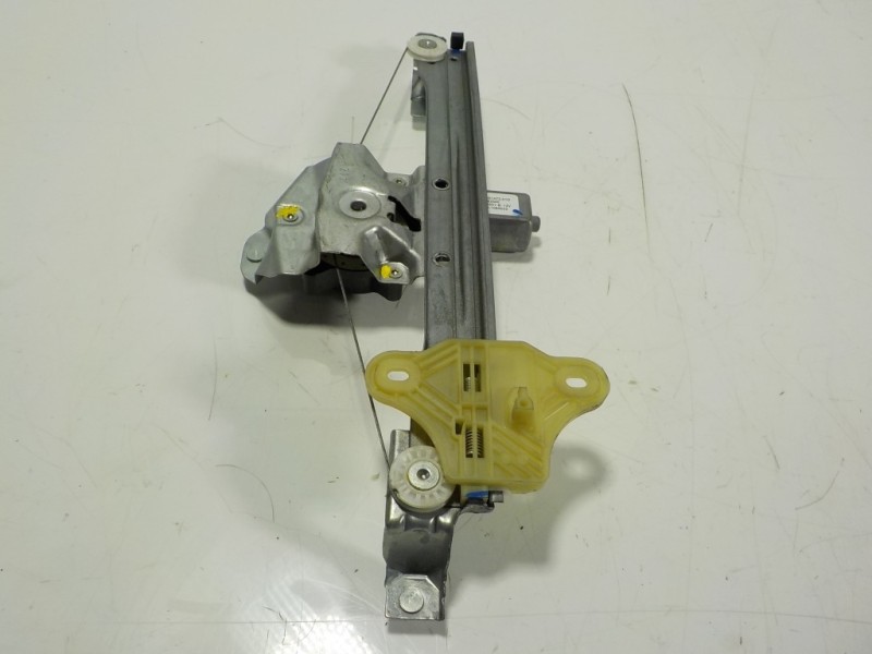 Recambio de elevalunas trasero izquierdo para renault captur 1.2 tce energy referencia OEM IAM 827012973R 12800147201D 9030351B