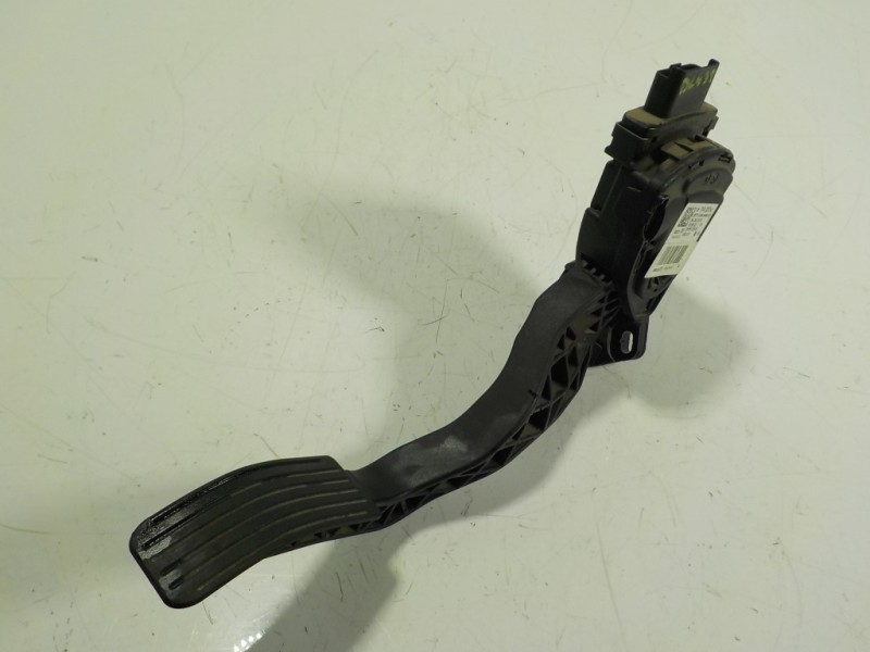 Recambio de potenciometro pedal para citroën c4 cactus 1.6 blue-hdi fap referencia OEM IAM 1601CW 9671433780 