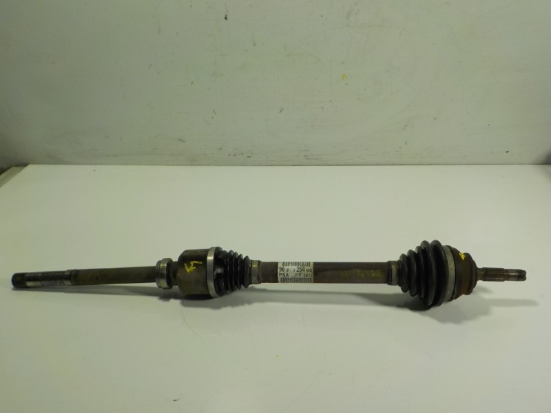 Recambio de transmision derecha para peugeot 208 1.6 16v hdi fap referencia OEM IAM 9801048680  