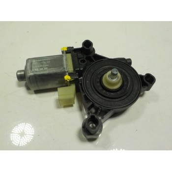 MOTOR ELEVALUNAS DELANTERO DERECHO 5Q0959802C 5Q0959802C 