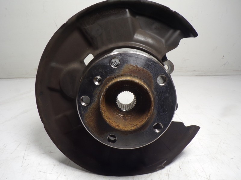 Recambio de mangueta trasera derecha para bmw serie 1 lim. (f20/f21) 2.0 16v turbodiesel referencia OEM IAM 33326792516  