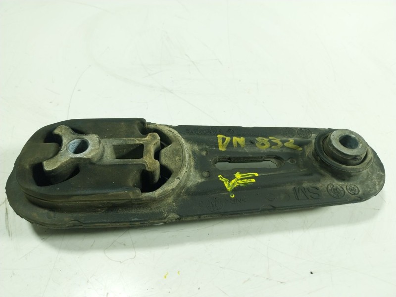 Recambio de soporte motor trasero para nissan juke (f15) 1.2 dig-t referencia OEM IAM 113601KA1A 113601KA1A 