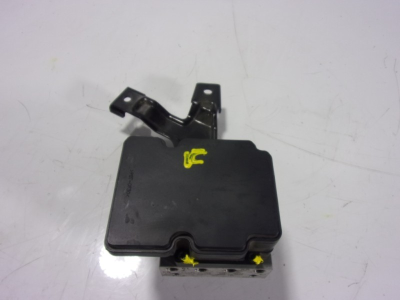 Recambio de abs para kia cee´´d 1.6 gdi cat referencia OEM IAM 58920A2230 58900A2230 A258930800