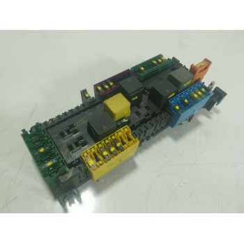 CAJA RELES / FUSIBLES A1669061202 A1669061202 