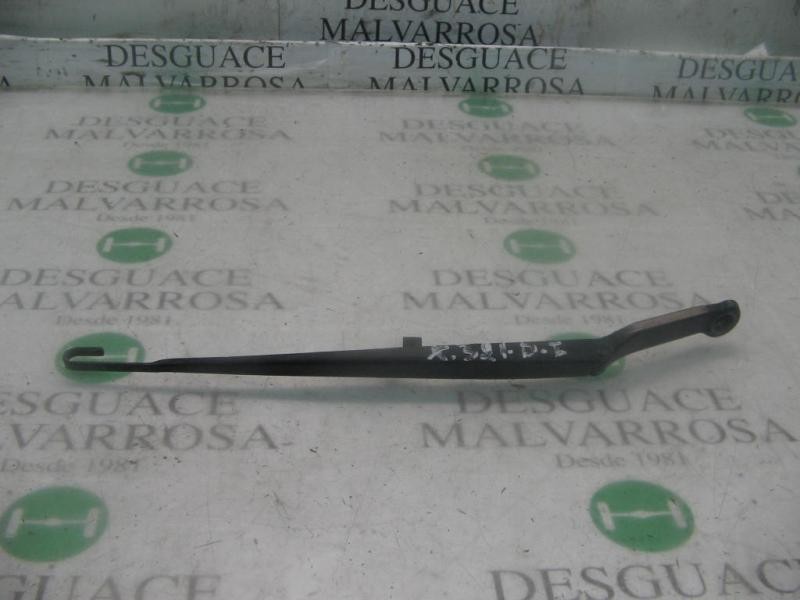 Recambio de brazo limpia delantero izquierdo para bmw serie 3 berlina (e46) 318i referencia OEM IAM 61617003931  