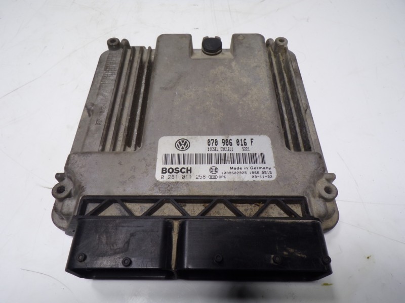 Recambio de centralita motor uce para volkswagen touareg (7la) 2.5 tdi referencia OEM IAM 070997016E 070906016F 0281011258