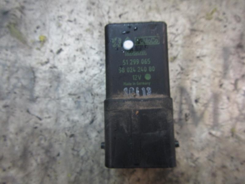 Recambio de caja precalentamiento para citroën c-elysée seduction referencia OEM IAM 9802424080  