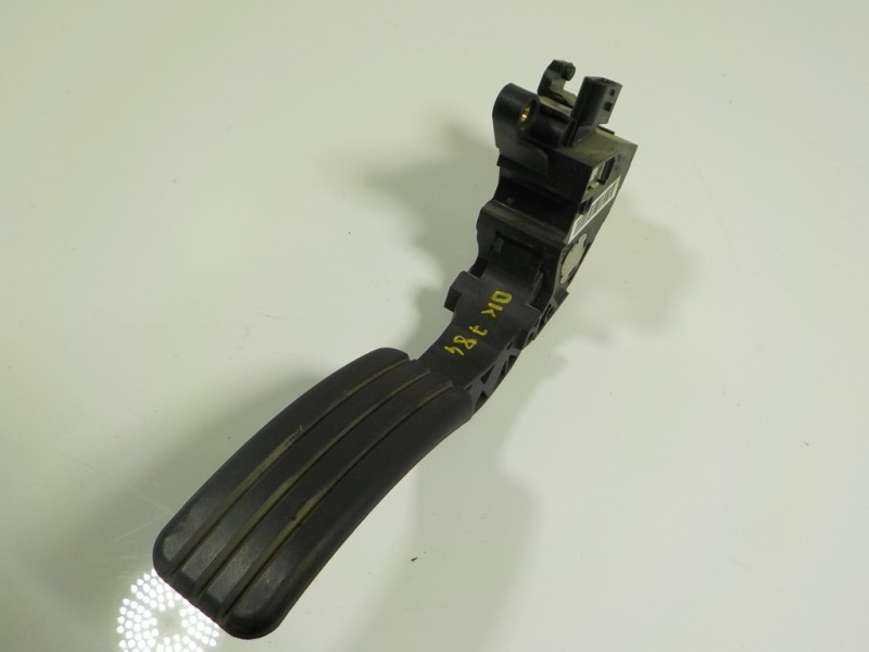 Recambio de potenciometro pedal para renault megane iii berlina 5 p 1.5 dci diesel fap referencia OEM IAM  180020022R 