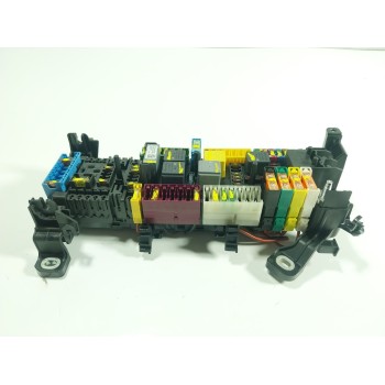 CAJA RELES / FUSIBLES A2469067200 A2465402714 