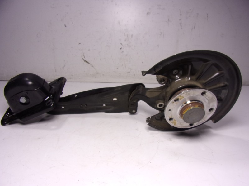 Recambio de mangueta trasera izquierda para cupra leon sportstourer (kl8) 1.4 tsi phev referencia OEM IAM 5WA505435F  5WA501611D