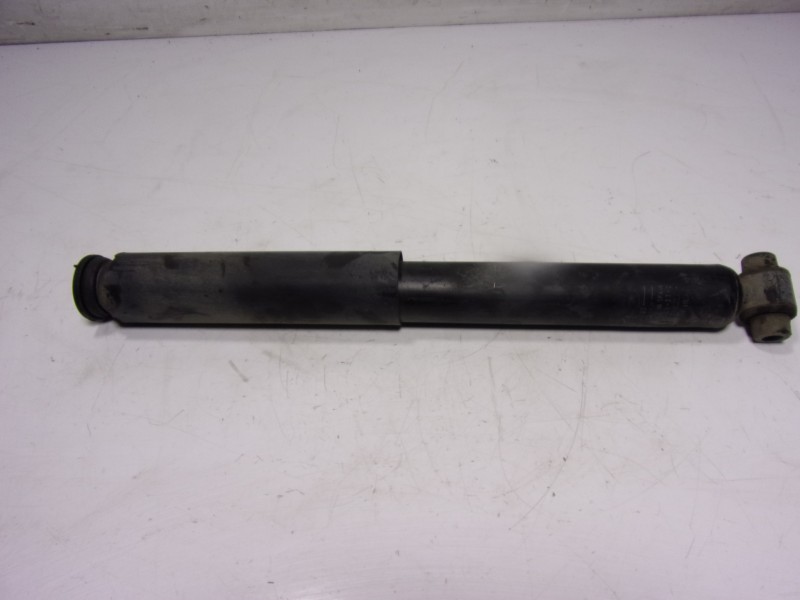 Recambio de amortiguador trasero izquierdo para peugeot 308 1.2 12v e-thp referencia OEM IAM 9806084880 03081000812V 