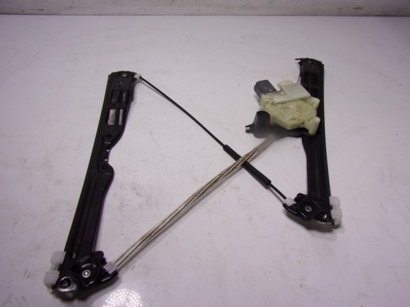 Recambio de elevalunas delantero derecho para peugeot 308 1.2 12v e-thp referencia OEM IAM 9816273080 9678189780 