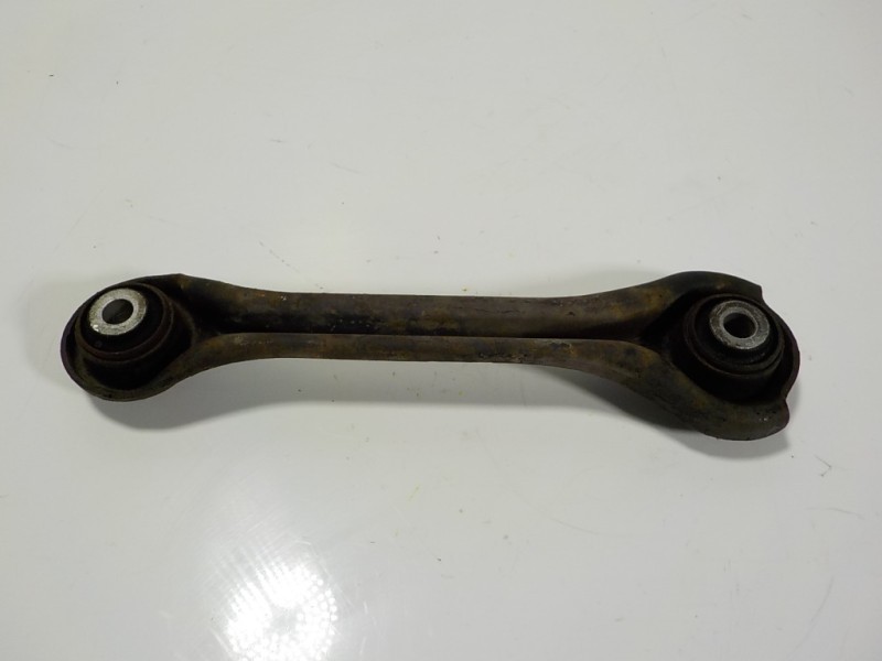 Recambio de brazo suspension superior trasero derecho para ssangyong rodius 2.7 turbodiesel cat referencia OEM IAM 4570121000  