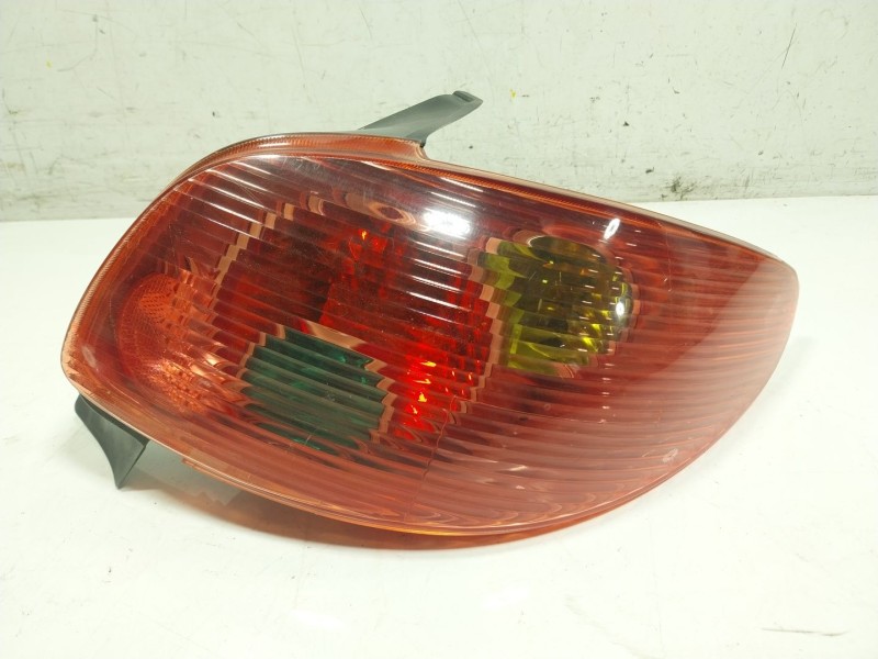 Recambio de piloto trasero derecho para peugeot 206 hatchback (2a/c) 1.4 hdi referencia OEM IAM   