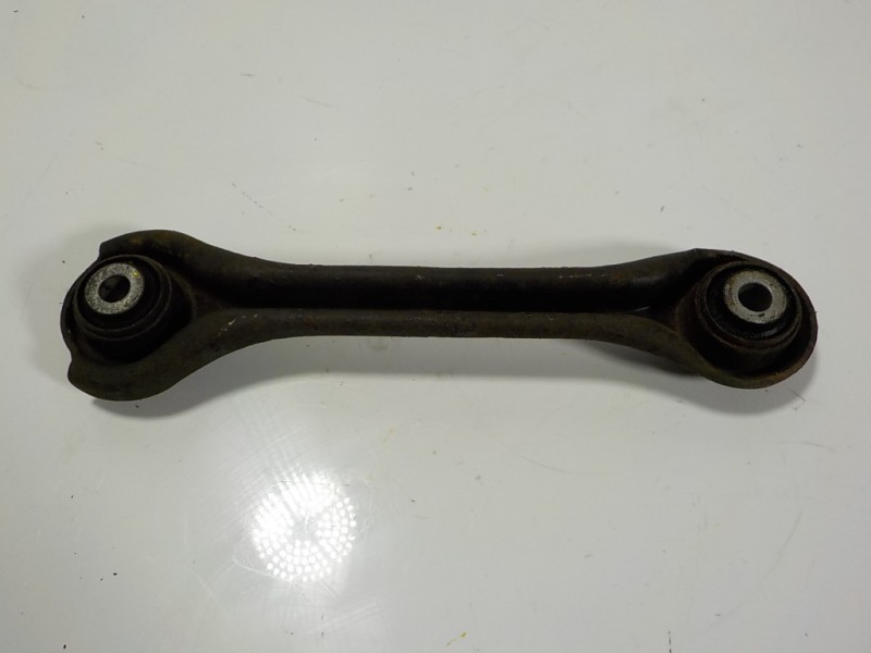 Recambio de brazo suspension superior trasero izquierdo para ssangyong rodius 2.7 turbodiesel cat referencia OEM IAM 4570121000 