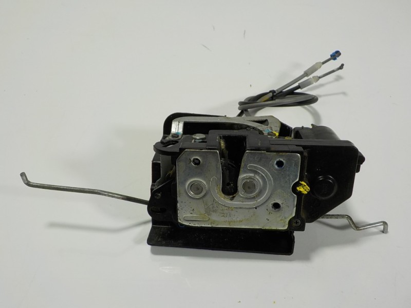 Recambio de cerradura puerta delantera derecha para ssangyong rodius 2.7 turbodiesel cat referencia OEM IAM 7122021004  