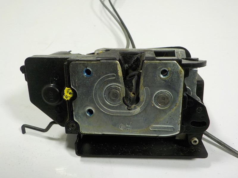 Recambio de cerradura puerta delantera izquierda para ssangyong rodius 2.7 turbodiesel cat referencia OEM IAM 7121021024  