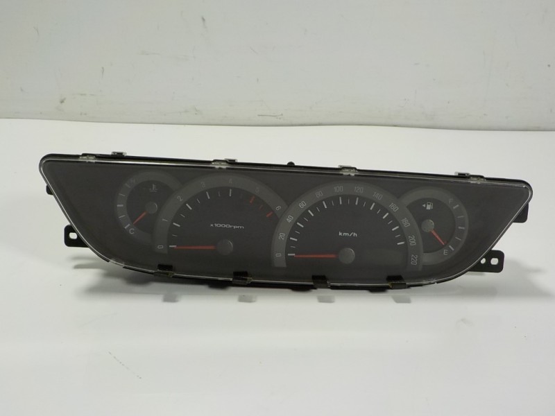 Recambio de cuadro instrumentos para ssangyong rodius 2.7 turbodiesel cat referencia OEM IAM 8020021103 8020021102 