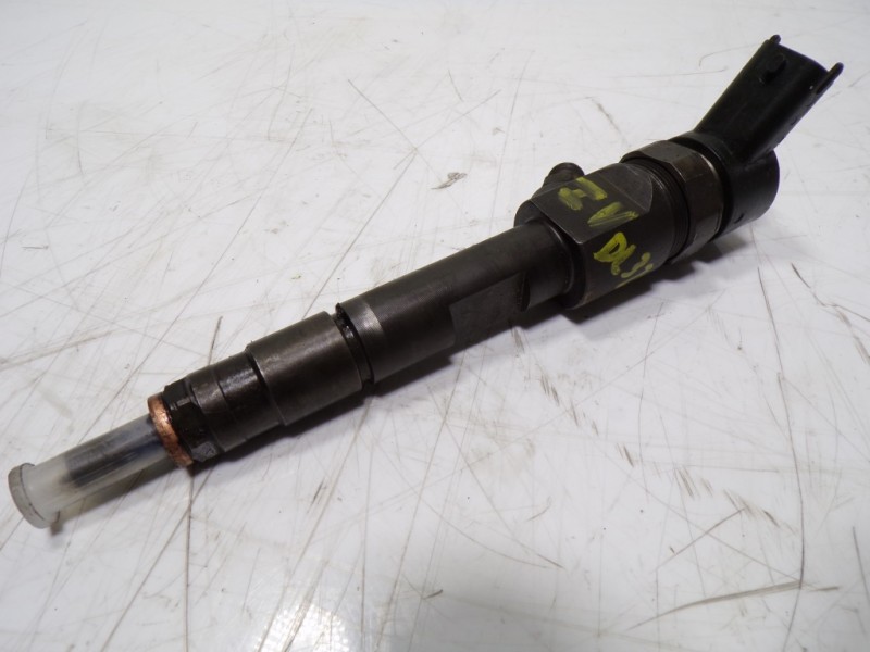 Recambio de inyector para suzuki grand vitara jb (jt) 1.9 ddis turbodiesel referencia OEM IAM  8200389369 