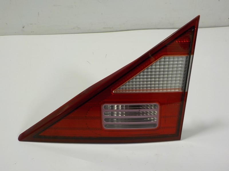 Recambio de piloto trasero derecho interior para ssangyong rodius 2.7 turbodiesel cat referencia OEM IAM 8360221203  