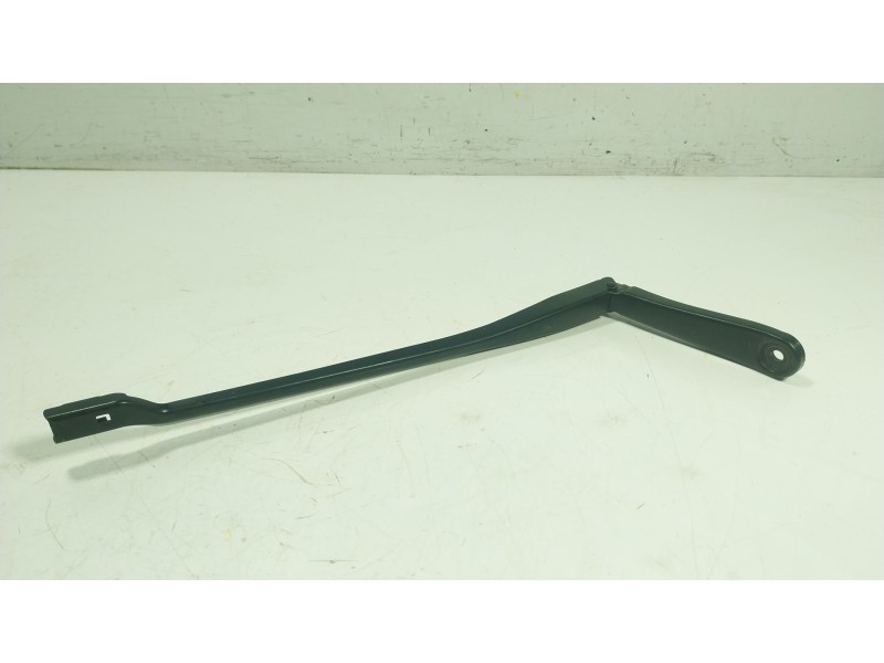 Recambio de brazo limpia delantero derecho para bmw 5 (g30, f90) 530 i xdrive referencia OEM IAM 61619463866  