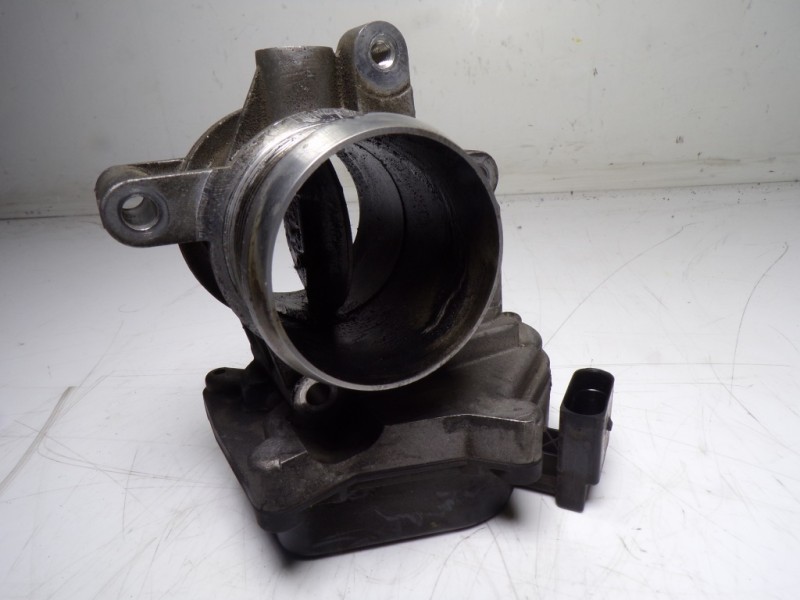 Recambio de caja mariposa para skoda rapid 1.6 tdi dpf referencia OEM IAM 03L128063AD 03L128063AD 