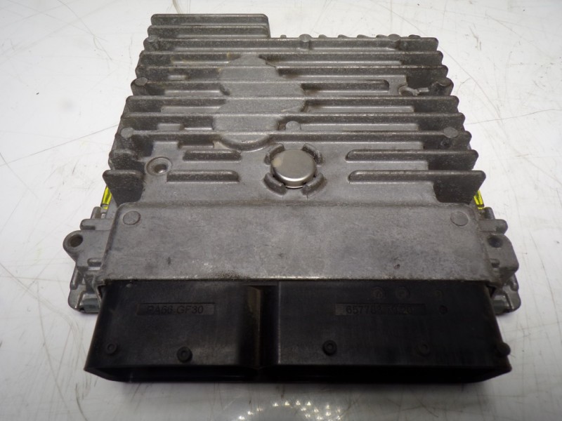 Recambio de centralita motor uce para skoda rapid 1.6 tdi dpf referencia OEM IAM 03L906023LM 03L906023LM 