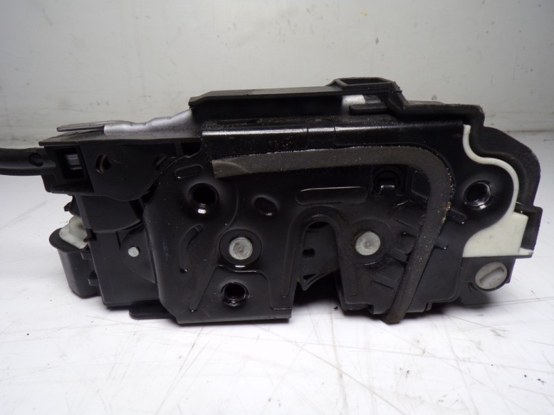 Recambio de cerradura puerta trasera izquierda para skoda rapid 1.6 tdi dpf referencia OEM IAM 5E0839015A 5E0839015A 