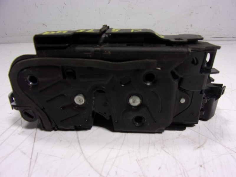 Recambio de cerradura puerta delantera derecha para volkswagen caddy furgón/kombi 2.0 tdi referencia OEM IAM 5TB837016A 5TB83701