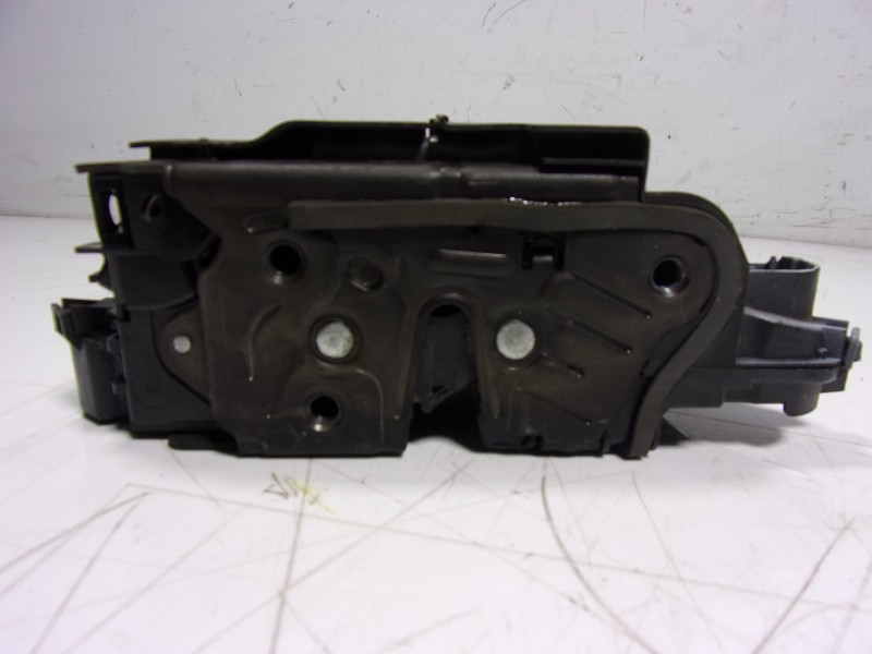 Recambio de cerradura puerta delantera izquierda para volkswagen caddy furgón/kombi 2.0 tdi referencia OEM IAM 5TB837015A 5TB837